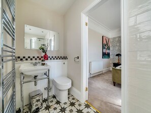 Cottage | Bathroom | Shower
