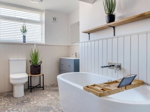 Cottage | Bathroom | Shower