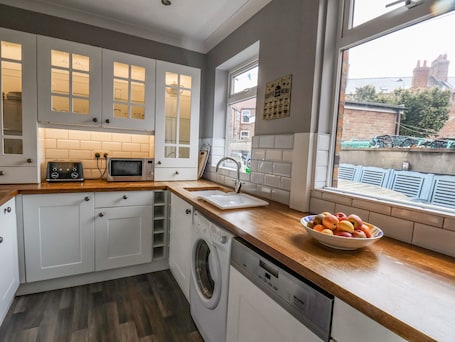 Fridge, dishwasher, electric kettle, toaster