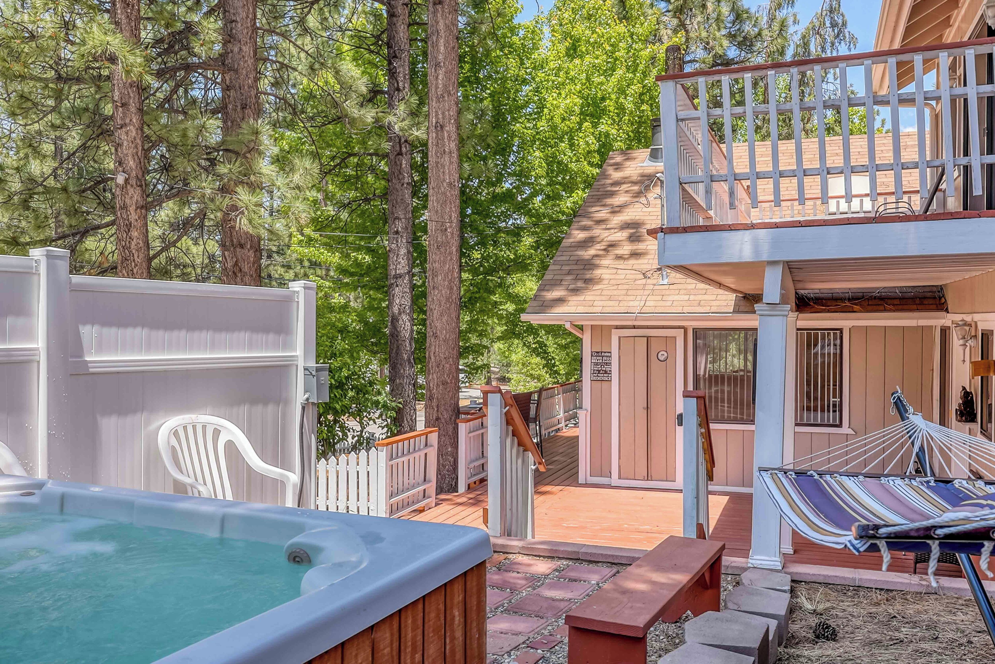 Pet-friendly retreat with game room, spa, and firepit, near village + resorts