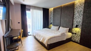 Suite | Minibar, in-room safe, desk, soundproofing - Starlight Hotel (Tirana)