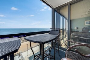 Outdoor dining - Golden Sands 515 a Beachfront Dream in OCMD! (Ocean City)