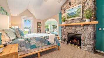 4 makuuhuonetta, työpöytä, vauvan matkasänky, ilmainen Wi-Fi