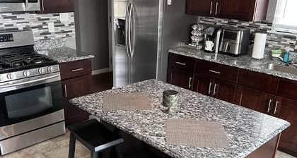 Entire 4BR Home near Lafayette Square