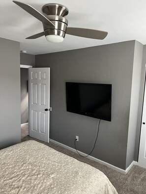 4 habitaciones, escritorio, tabla de planchar con plancha y wifi gratis