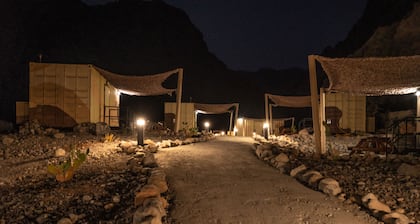 Bear Grylls Expoleres Camp