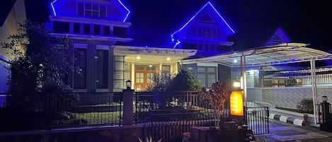 Villa Elite, 3 camere da letto, piscina privata, vista fiume | Vista strada