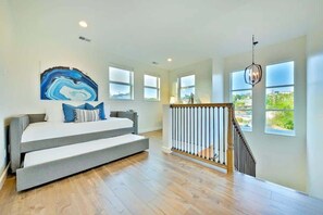 Interior - Oceanside Oasis: Fire Mountain Retreat (Oceanside)