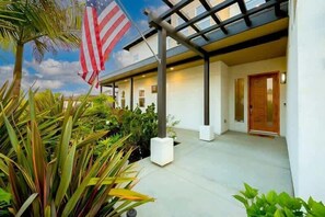 Exterior detail - Oceanside Oasis: Fire Mountain Retreat (Oceanside)