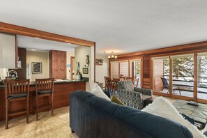 Interior - Beautiful 2 Bedroom Condo with amazing amenities and hiking right at your door! (Silverthorne)