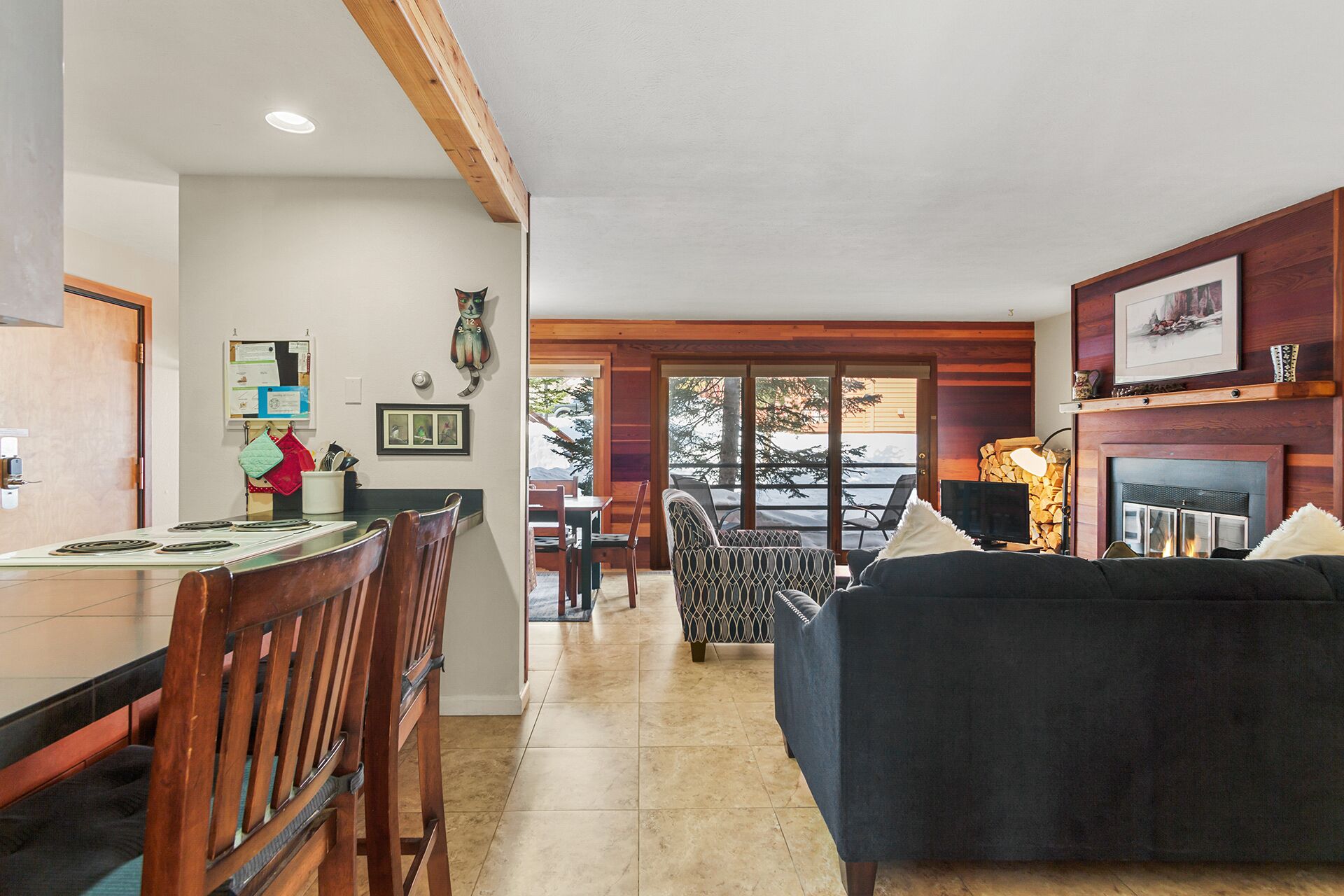 Beautiful 2 Bedroom Condo With Amazing Amenities And Hiking Right At Your Door! - 銀座