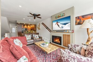 Televisie en een open haard