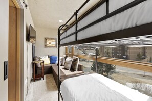 3 chambres, accès à Internet, literie fournie