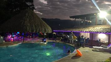 Utomhuspool