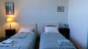 Family Suite | Premium bedding, down duvets, Select Comfort beds - Aux Baboteurs GDF (Vallon-en-Sully)