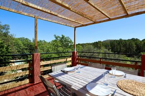 Outdoor dining - Le Mas des Rouquets - avec piscine et jardin (Anduze)