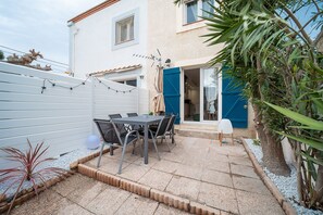 Outdoor dining - Perla - Climatisée et proche plage (Canet-en-Roussillon)
