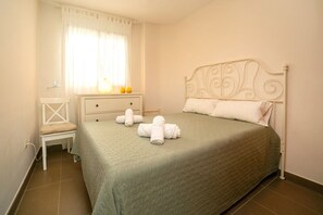 2 bedrooms, iron/ironing board, free WiFi, bed sheets