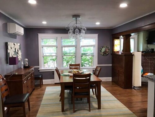 Charming vintage apt in quiet neighborhood