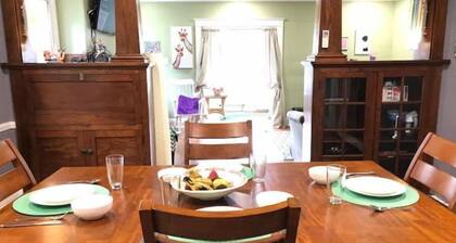 Charming vintage apt in quiet neighborhood