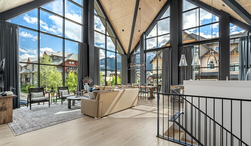 Spectacular 8-BDRM, 8-BATH Mountain Retreat!