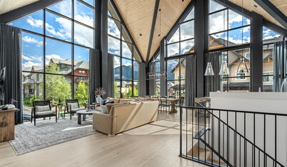 Spectacular 8-BDRM, 8-BATH Mountain Retreat!