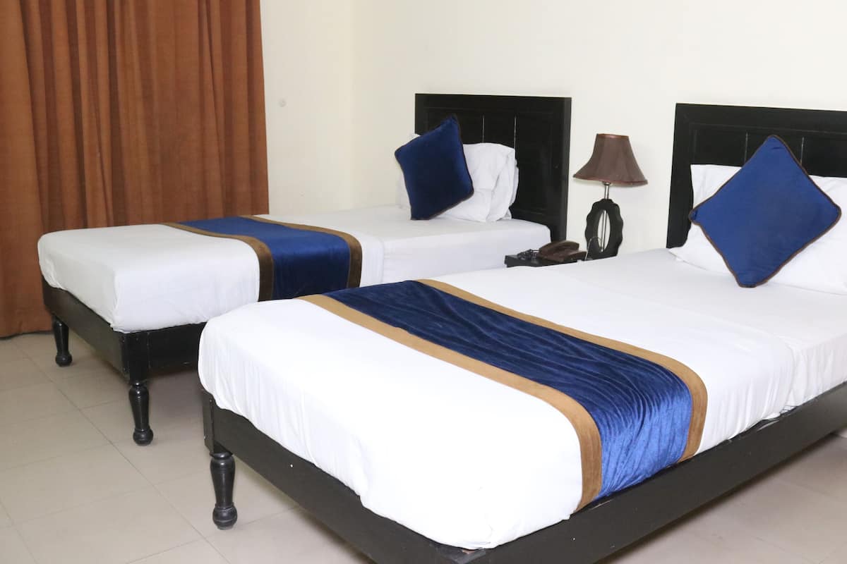 Deluxe Double or Twin Room | Iron/ironing board, WiFi (free)