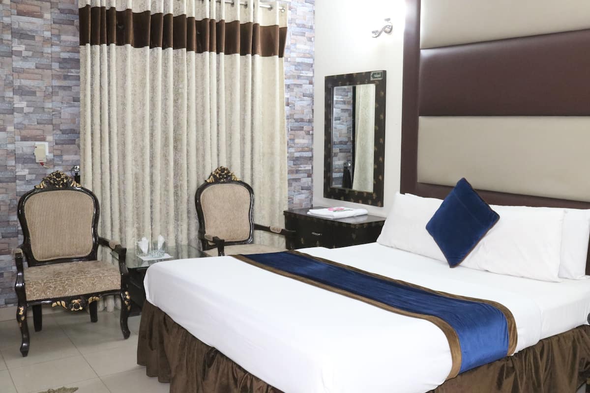Deluxe Single Room | Iron/ironing board, WiFi (free)