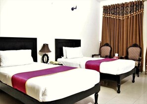 Iron/ironing board, free WiFi - HOTEL TOURIST INN (Lahore)