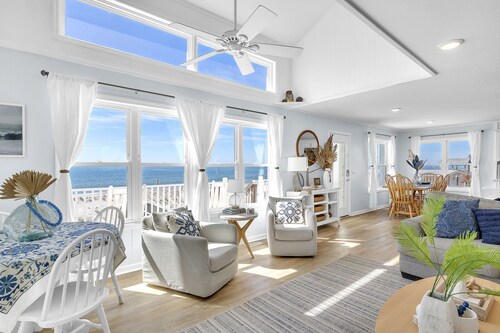 A New Tide: Stylish, Dog-friendly Coastal Home with Pool
