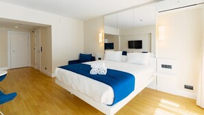 Royal-Studiosuite, 1 King-Bett, Meerblick | Wohnbereich
