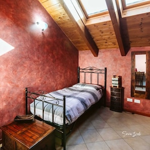 Chambre | 1 chambre, rideaux occultants, fer et planche à repasser