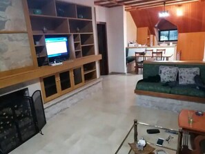 Living area - Hansa Home Cedars Wadi Qannoubine Auberge Soulmate (Hadath El Jebbeh)