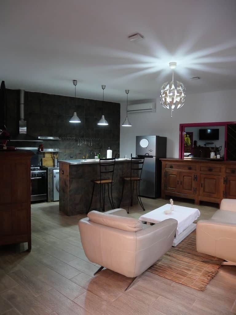 ACA33C09 0D35 4119 861D 33CD58A03072 1 105 c