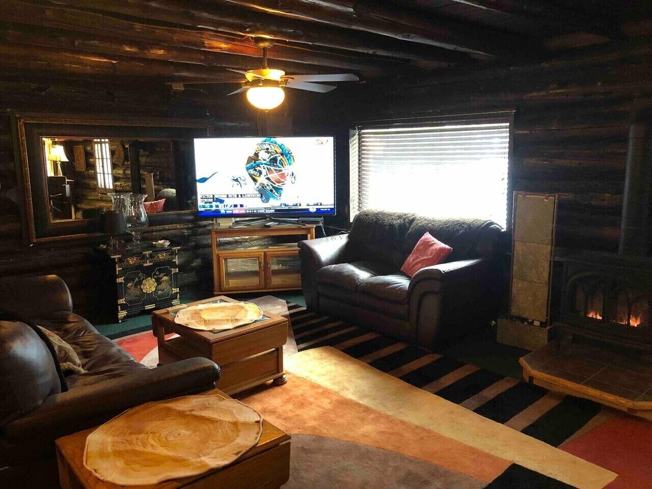 Smart TV, fireplace, stereo