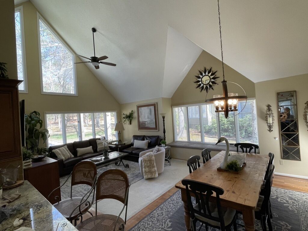 Smart-TV, videospill, DVD-spiller og bordtennis