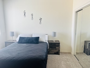 6 slaapkamers, een strijkplank/strijkijzer, gratis wifi, beddengoed