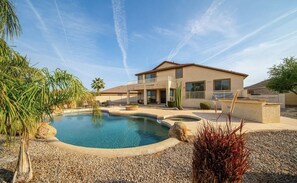 Piscine extérieure, piscine chauffée