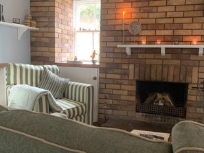 Peis, bøker og stereoanlegg