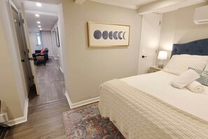 1 bedroom, desk, iron/ironing board, WiFi