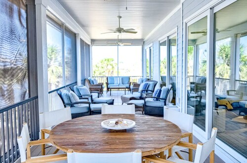 Sanibel Spacious Lakefront Retreat, Steps to Scenic Shores,Shelling and Fishing 