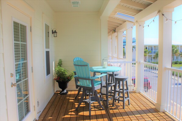 Outdoor dining - Relax and Unwind at Beach Time! HEATED POOL! Blocks from beach & attractions! (Destin)