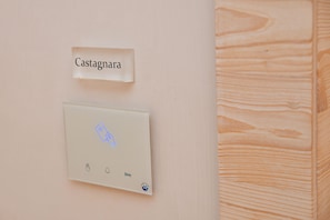 Design Double Room, Private Bathroom, Ground Floor | Premium bedding, down duvets, memory-foam beds, minibar