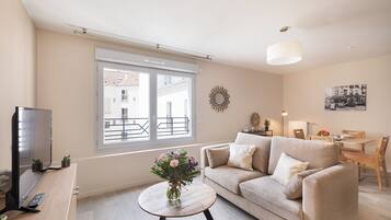 2 makuuhuonetta, ylelliset vuodevaatteet, pillowtop-patjalliset sängyt