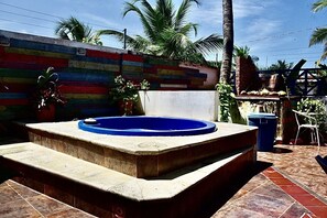 Outdoor spa tub - Hotel Auaecoco Cartagena (Cartagena)