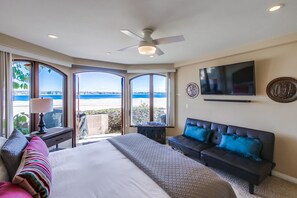 3 chambres, fer et planche à repasser, Wi-Fi, draps fournis