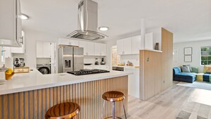 茶具/咖啡用具、冰箱、微波炉、烤箱