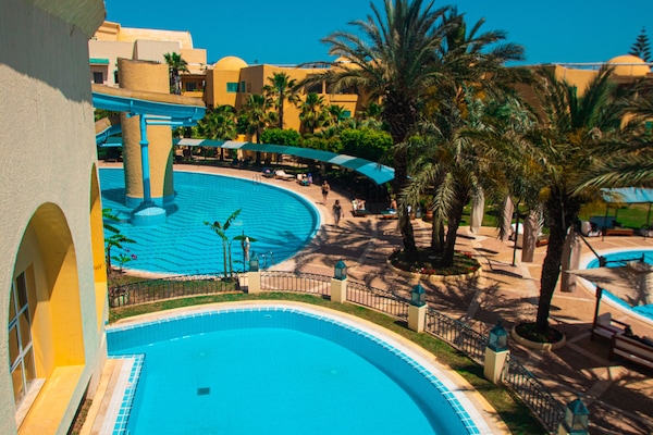 Khu tổ chức đại tiệc ngoài trời