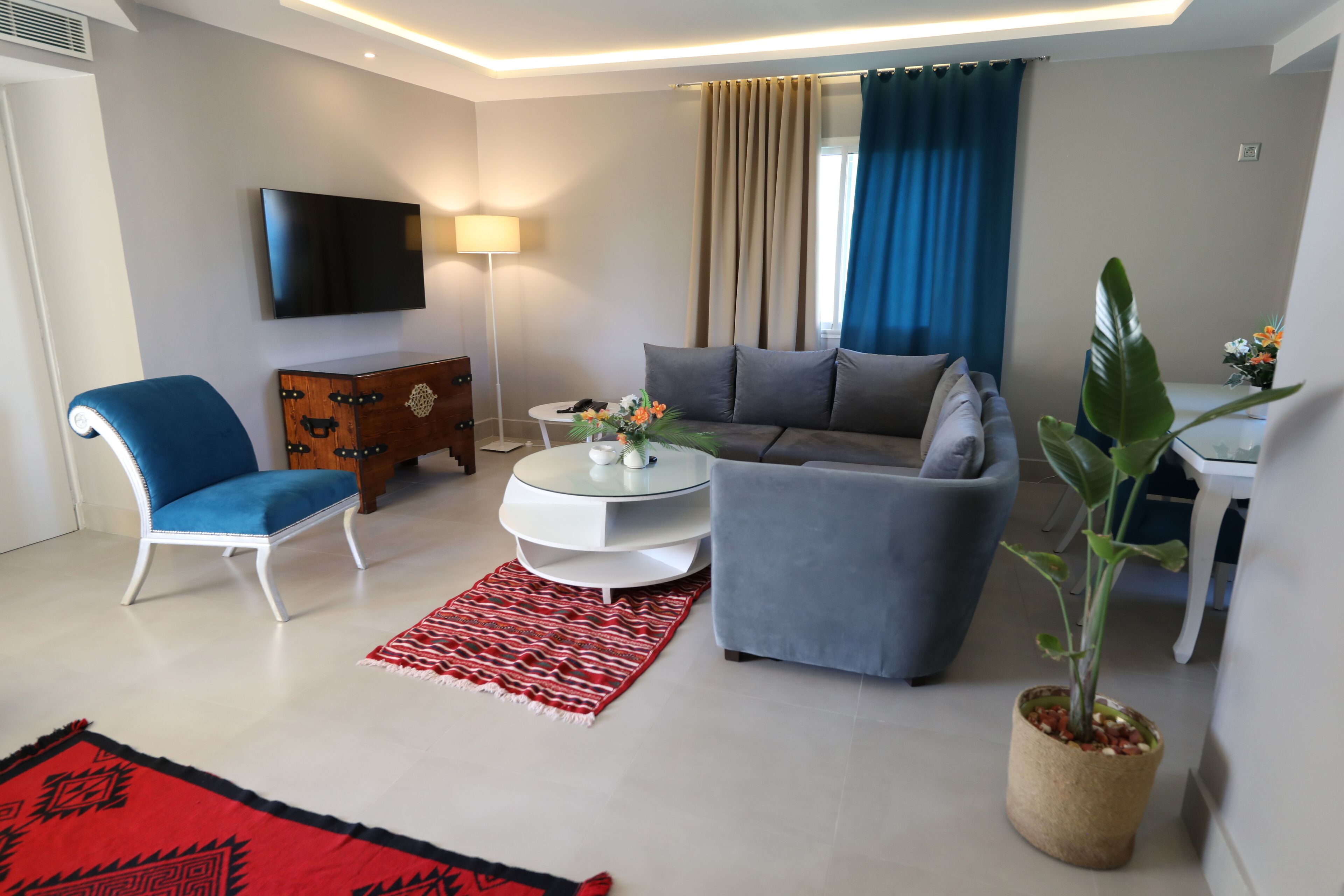 Smart TV de 43 pulgadas con canales por satélite, una televisión