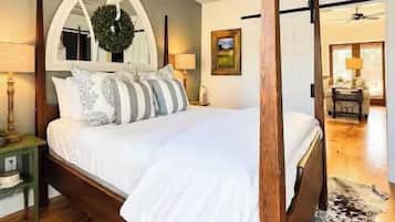 2 bedrooms, iron/ironing board, internet, bed sheets